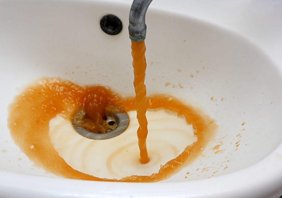 Những biện pháp xử lý nước bị nhiễm phèn tại nhà