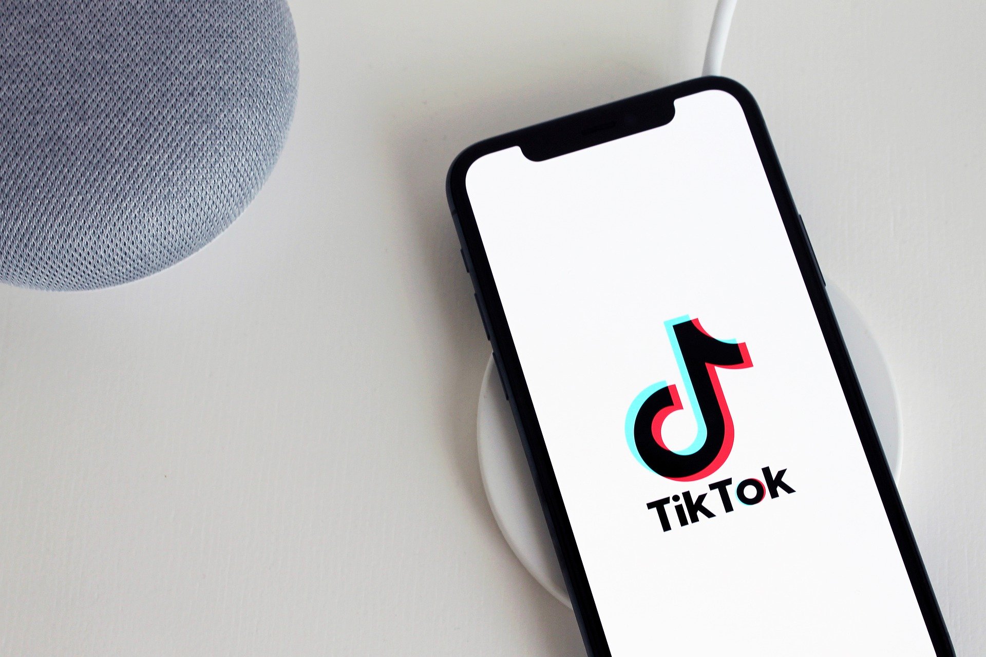TikTok hiện đang là ứng dụng có lượng người dùng cực lớn